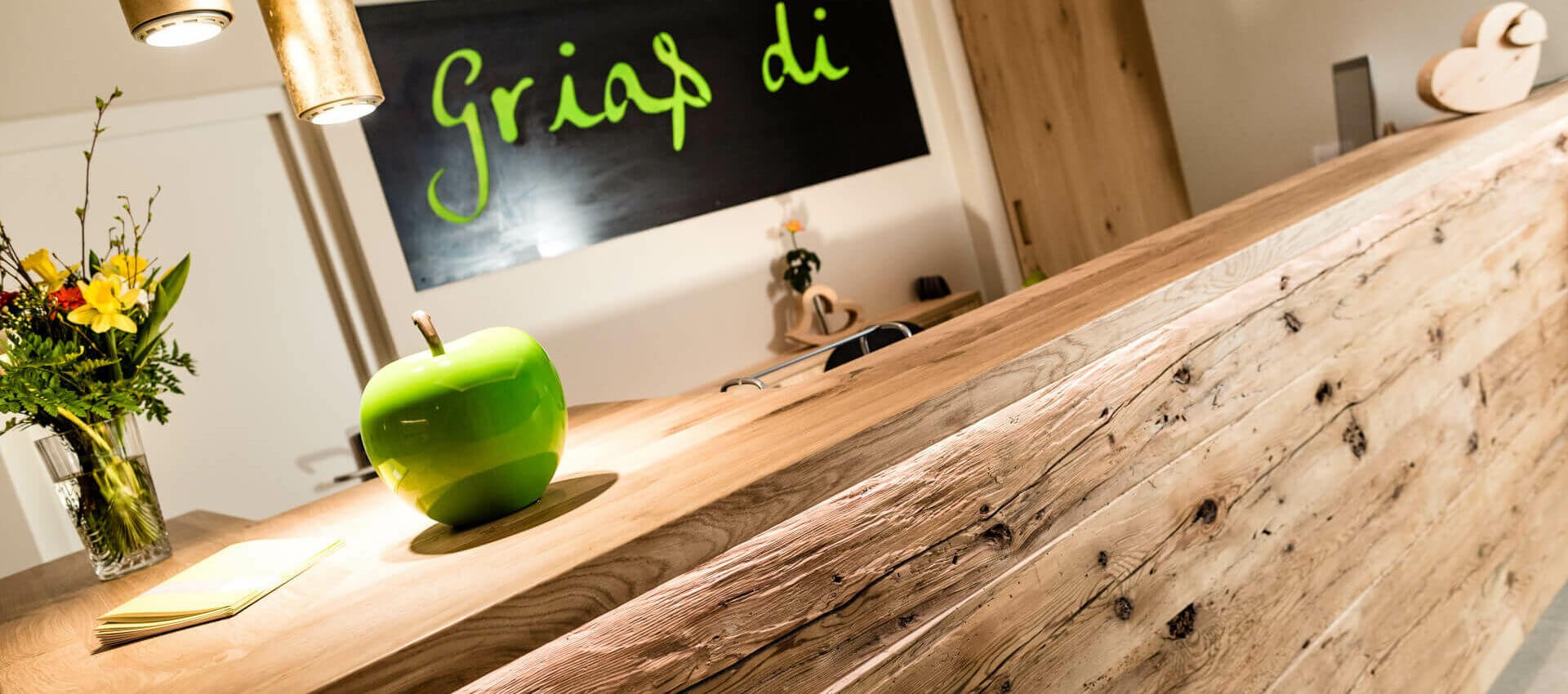 Rezeption 4 Sterne Hotel bei Meran Pfeiss - Lana - Südtirol